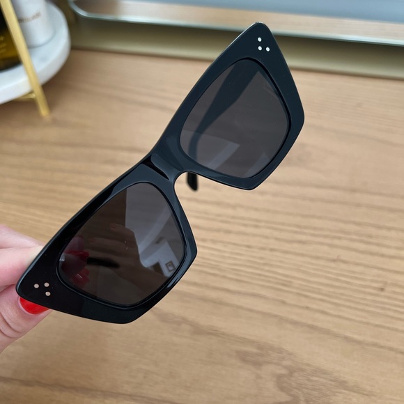 CELINE - CAT EYE S187 SUNGLASSES IN ACETATE
BLACK - Picture 2 of 6